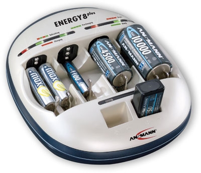 Ladegerät für AA, AAA, C, D und 9V-Batterien